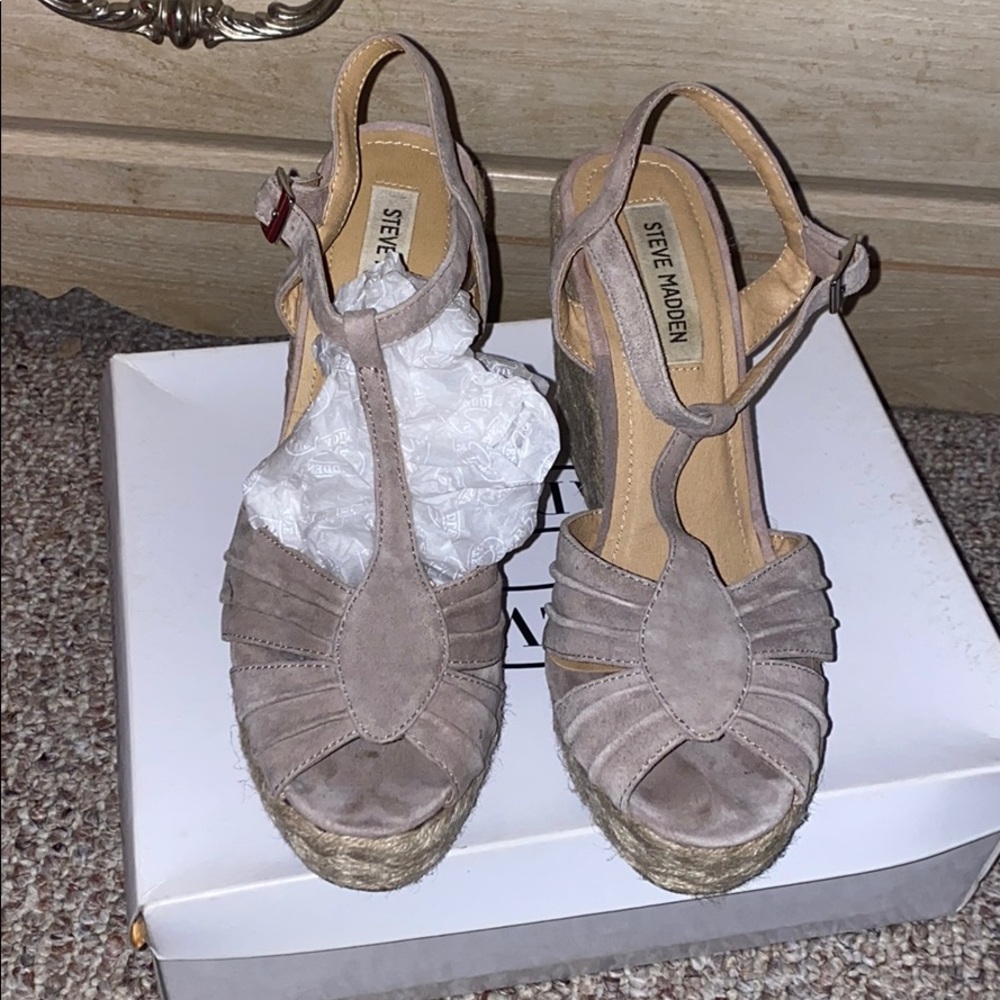 Steve Madden T-strap wedge sandal